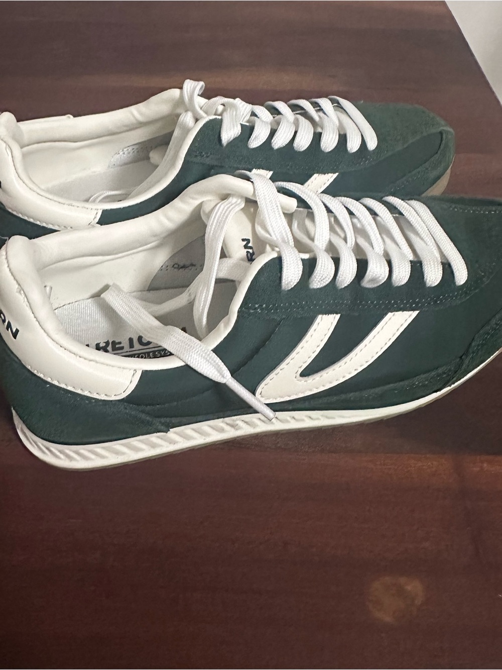 Retro Green and White Women’s Suede Sneakers 10 M